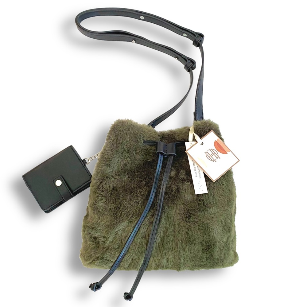NWT House of Harlow Hunter Green Fur Handbag with Card Case Crossbody/Shoulder